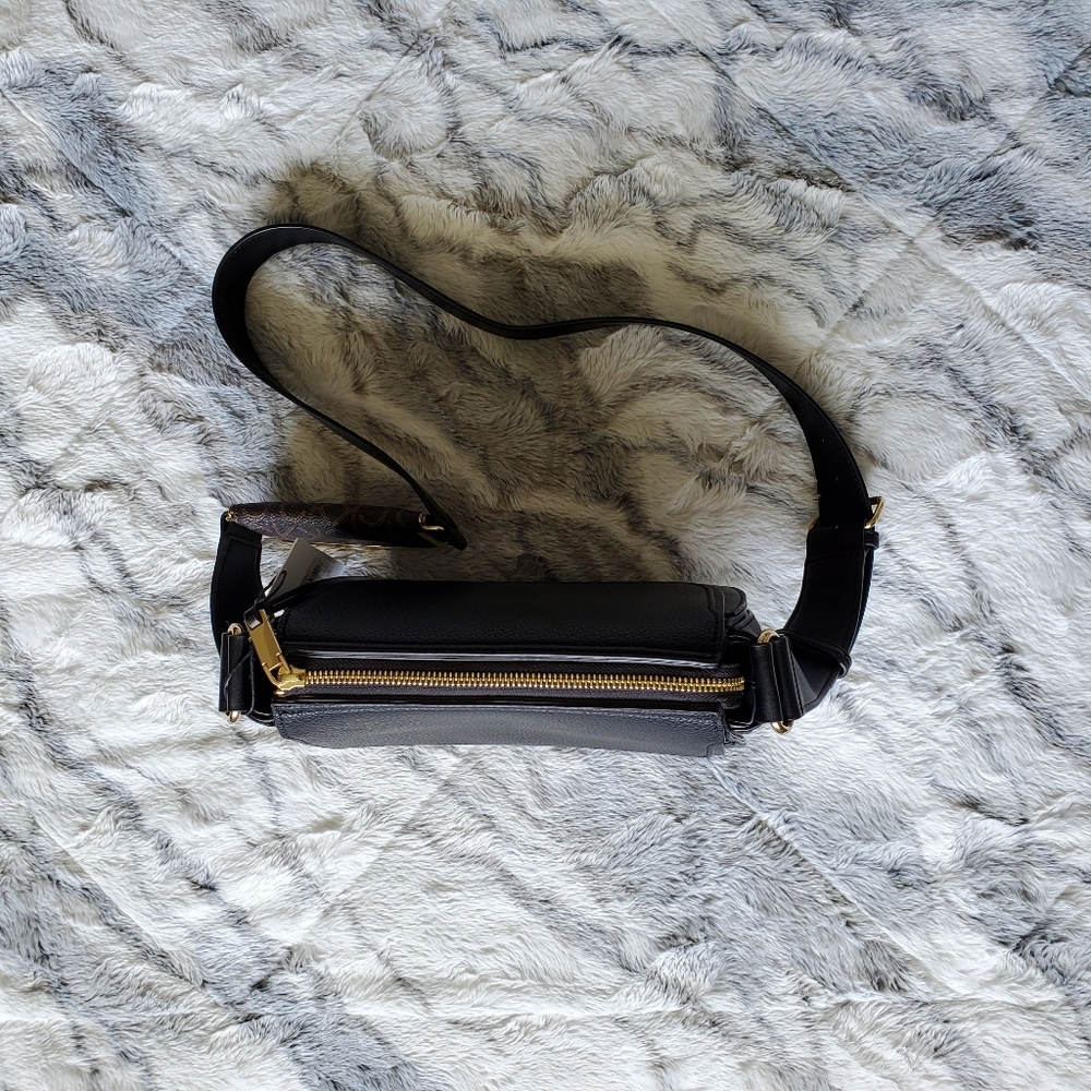 Calvin Klein Bella Crossbody - Picture 10 of 12